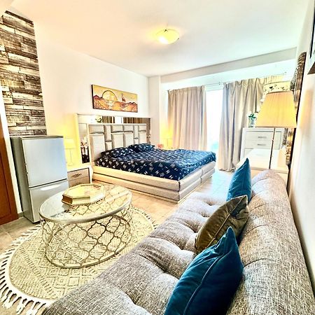Travelers Backpackers Daire Dubai Dış mekan fotoğraf