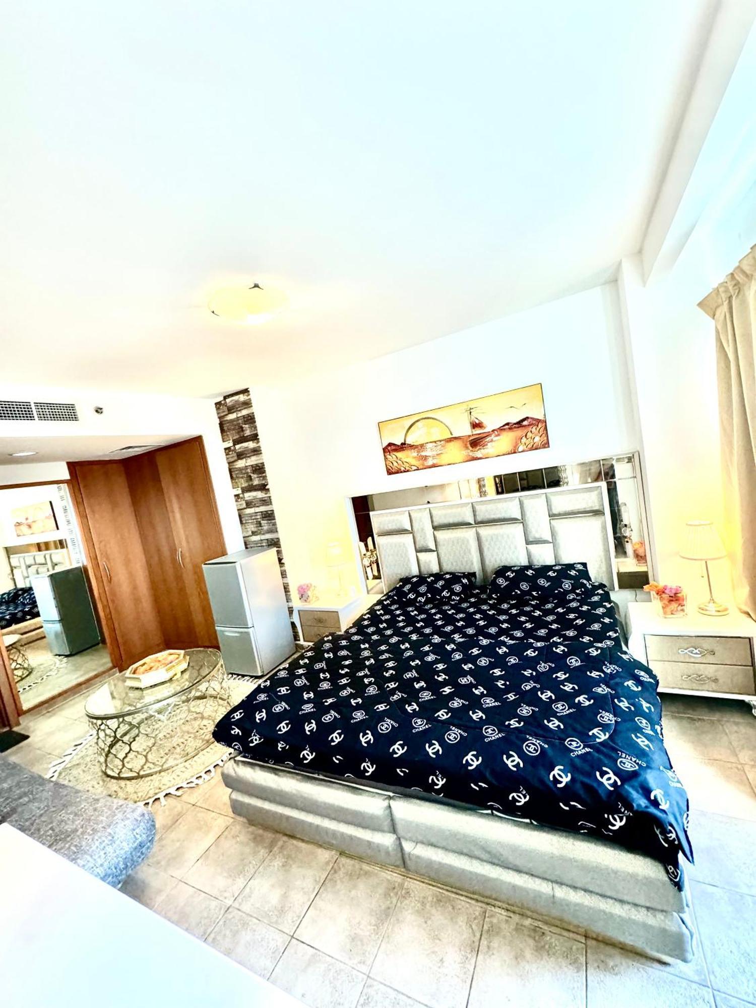 Travelers Backpackers Daire Dubai Dış mekan fotoğraf