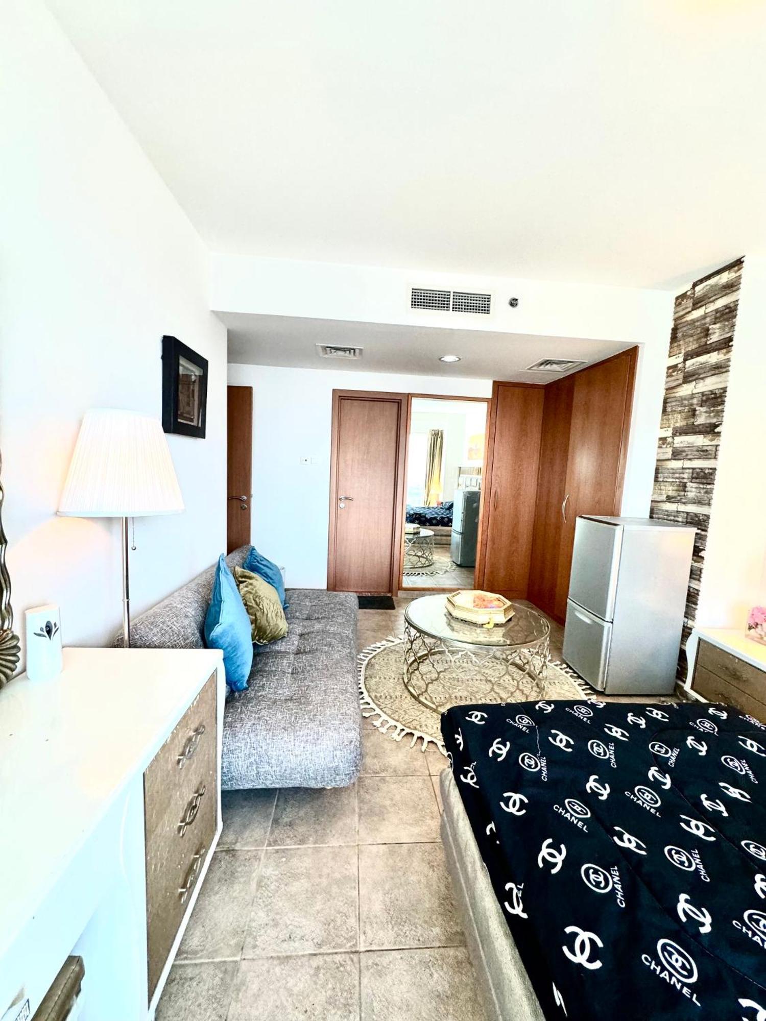 Travelers Backpackers Daire Dubai Dış mekan fotoğraf