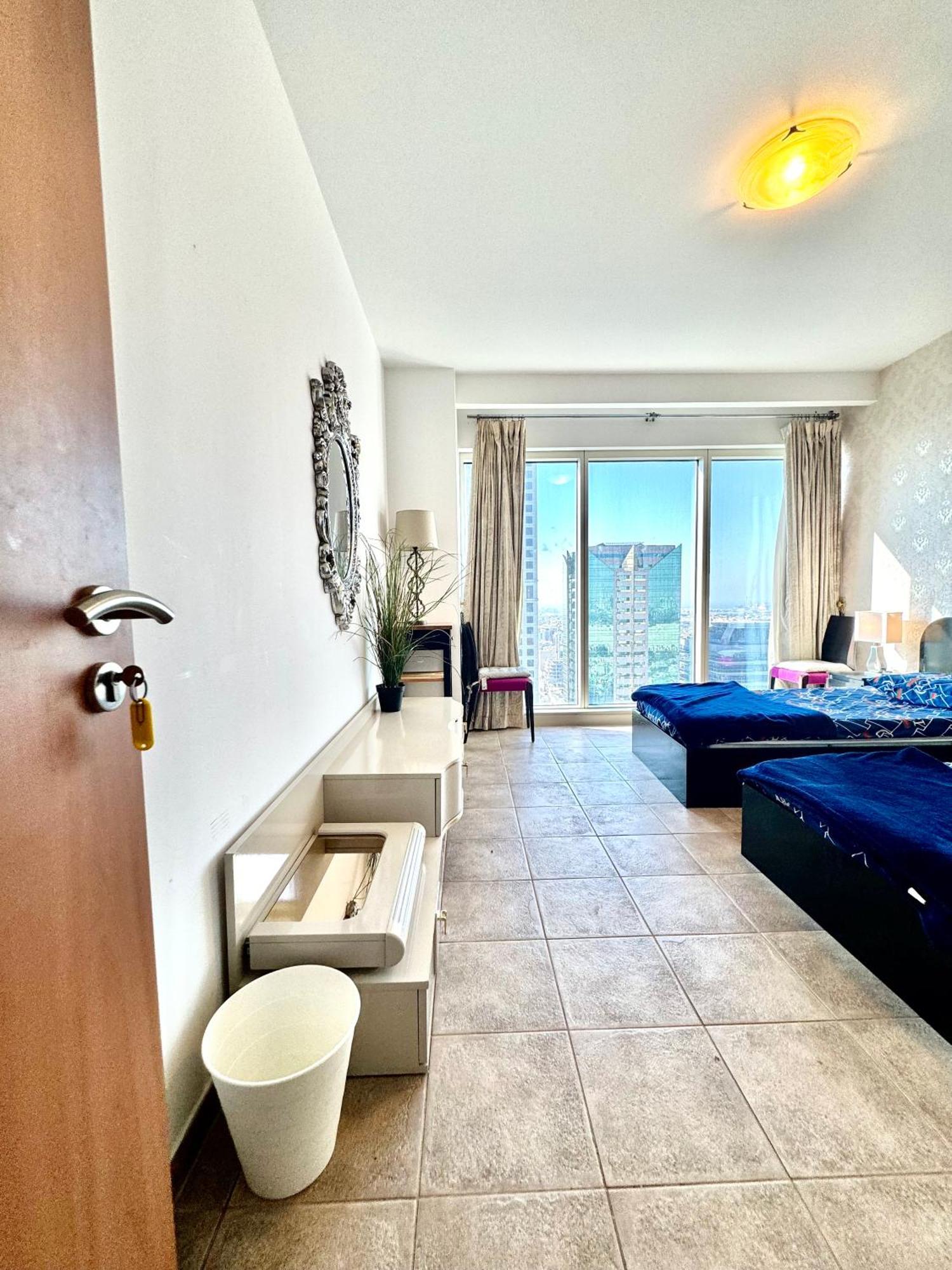 Travelers Backpackers Daire Dubai Dış mekan fotoğraf