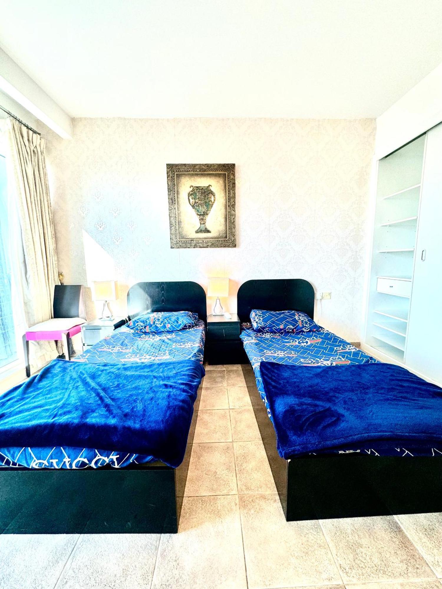 Travelers Backpackers Daire Dubai Dış mekan fotoğraf