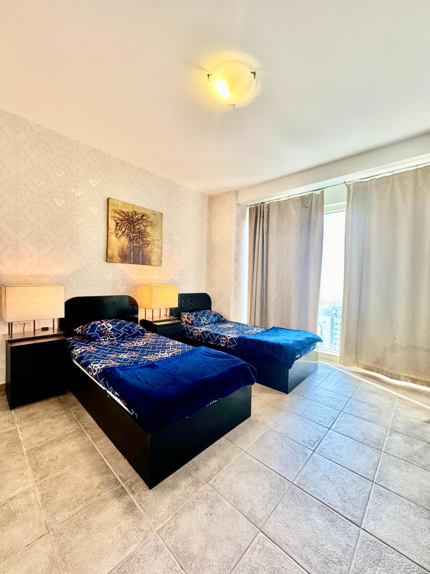 Travelers Backpackers Daire Dubai Dış mekan fotoğraf