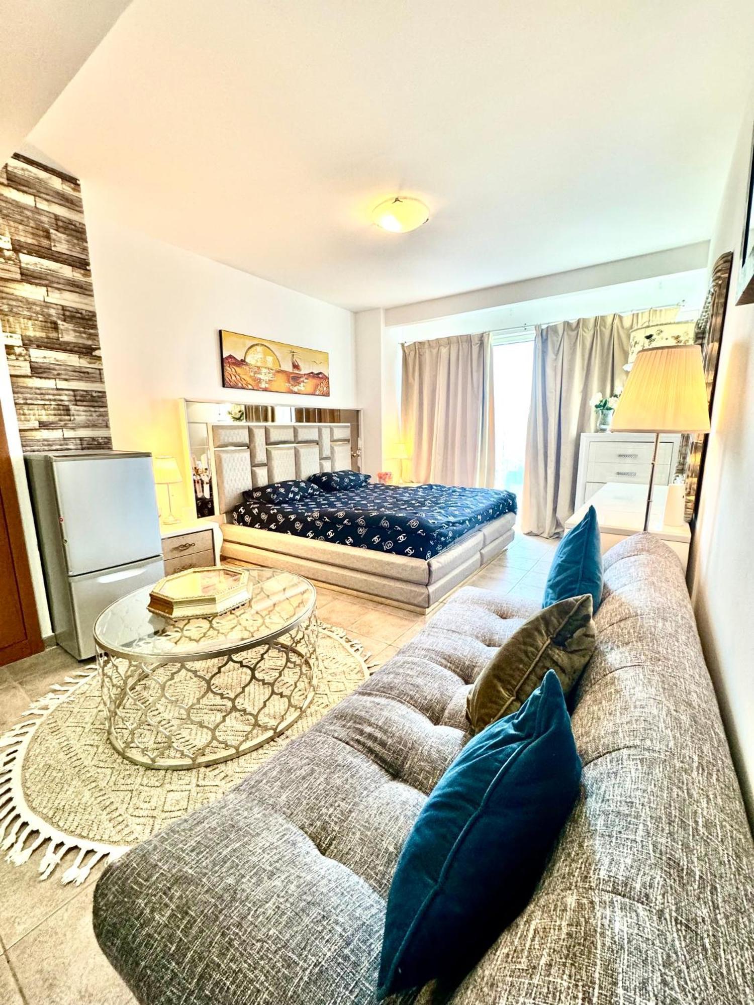 Travelers Backpackers Daire Dubai Dış mekan fotoğraf