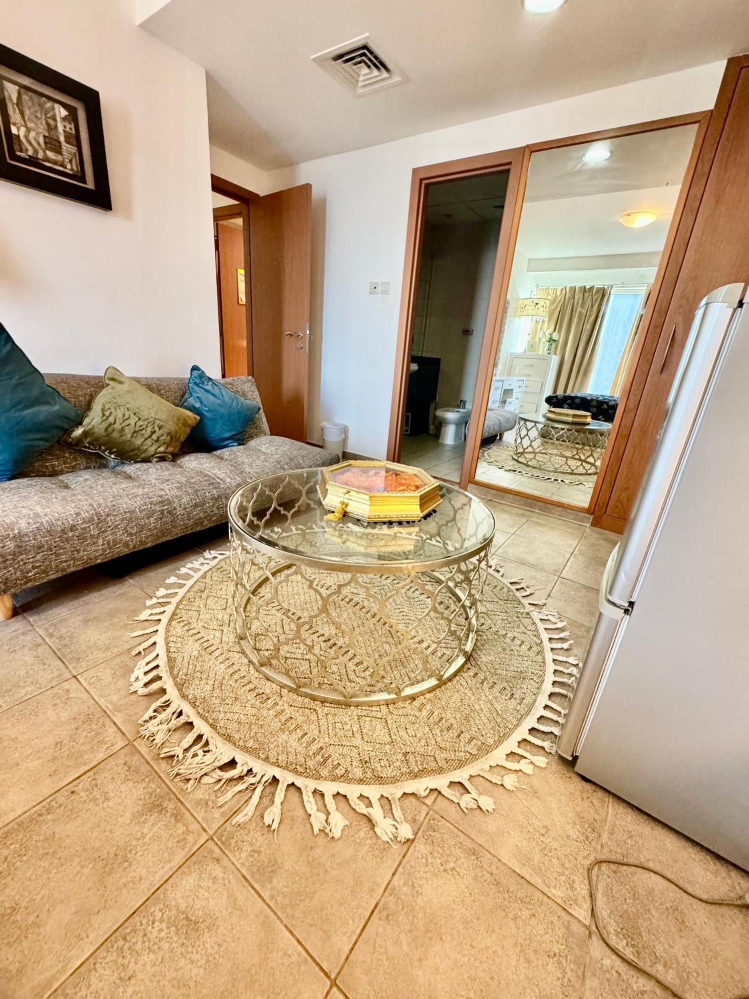Travelers Backpackers Daire Dubai Dış mekan fotoğraf