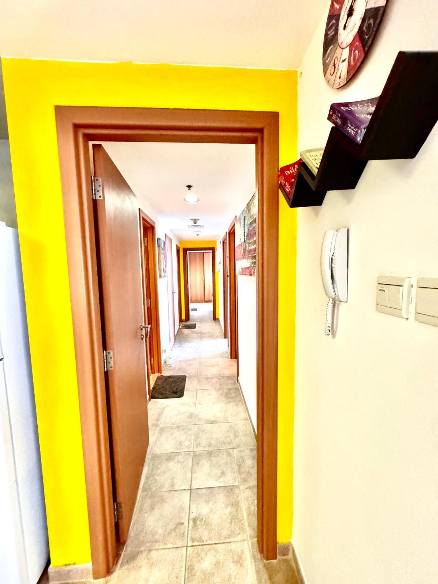 Travelers Backpackers Daire Dubai Dış mekan fotoğraf